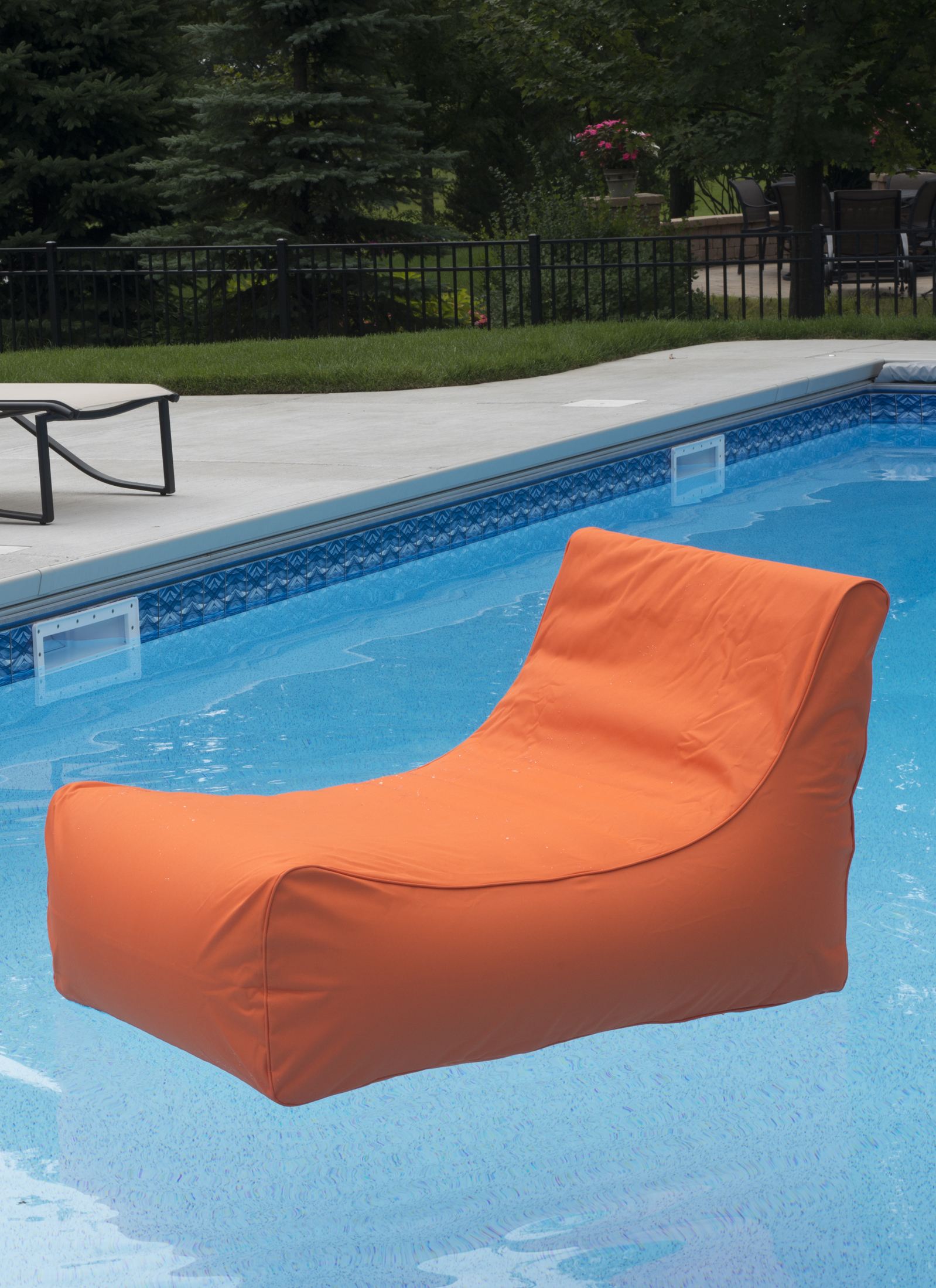 Aruba Inflatable Lounge Chair Orange - LINERS